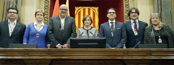 La-presidenta-del-Parlament-de_54438383722_51351706917_600_226
