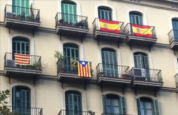 POLITICA BALCONES DE BARCELONA FOTO IOSU DE LA TORRE