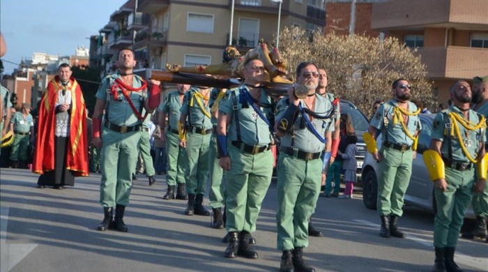 legionarios-llevan-cristo-buena-muerte-por-las-calles-lhospitalet-durante-procesion-del-ano-pasado-1458406594691