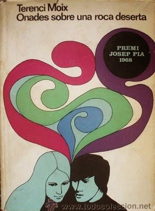 onades sobre una roca deserta