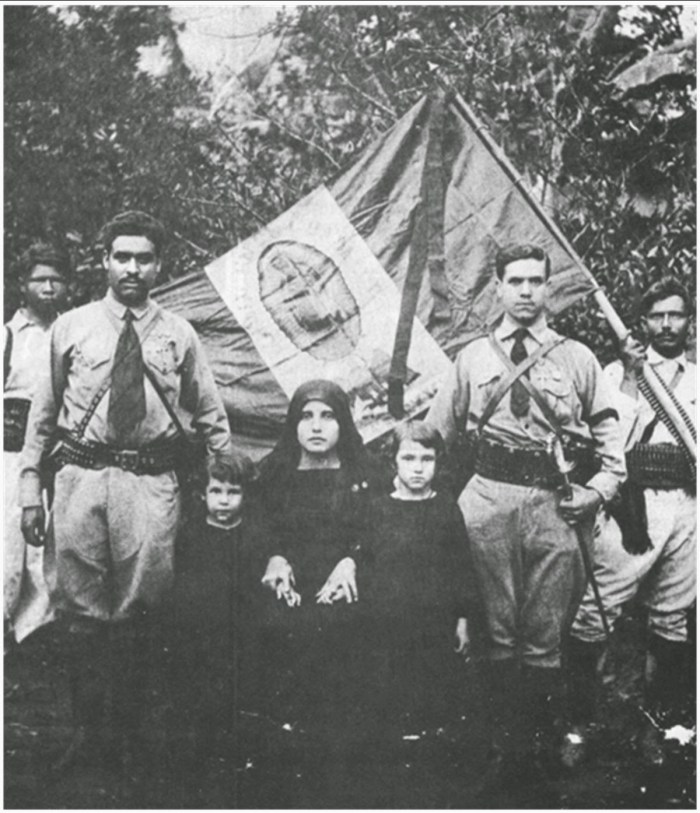 cristero-leaders-and-their-banner