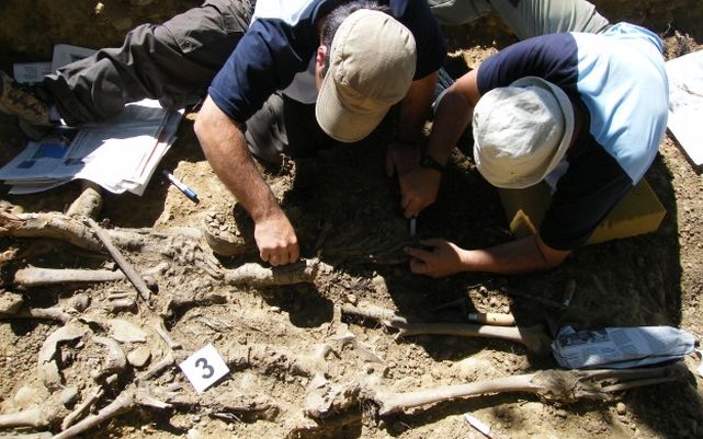 Desenterramiento-fosa-comun-Guerra-Civil_ECDIMA20170406_0015_21