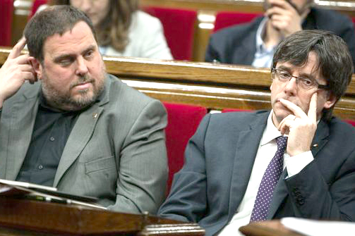 Puigdemont-Junqueras-proclamar-republica-catalana_1003711178_123244496_667x400.jpg