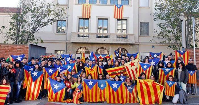 escuela-vic-estelada.jpg