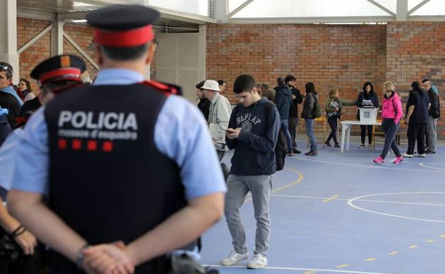 mossos-referendum-khN-U502893486066ZF-624x385@RC