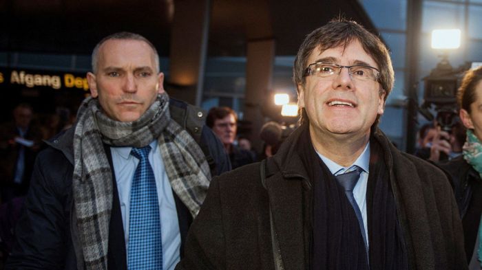 Carles_Puigdemont-Mossos_d-Esquadra-Cataluna-Junts_per_Catalunya-Independencia-Reportajes_279736550_62183435_1024x576
