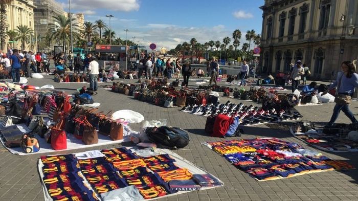 Venta-callejera-Barcelona_896920364_2555974_1020x574.jpg