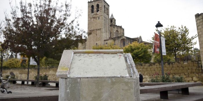 placa-1-octubre-trancada-4_37_1600x800