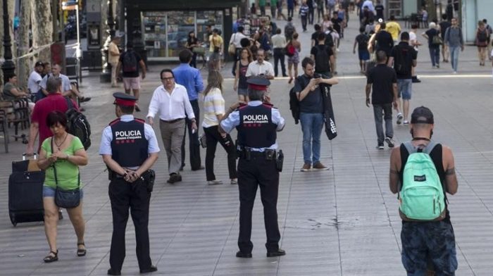 MOSSOS-EN-LA-RAMBLA-1440x808.jpg