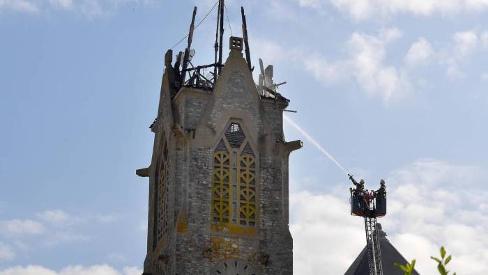 d2024f7b3250b554013175ee0a8adb7e-incendie-de-l-eglise-sainte-therese-rennes-l-enquete-penche-vers-une-origine-accidentelle.RoutageAllDMAPhotosServeurV3.jpg