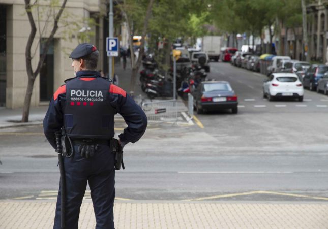 mossos-barcelona-mena_1_645x451.jpg