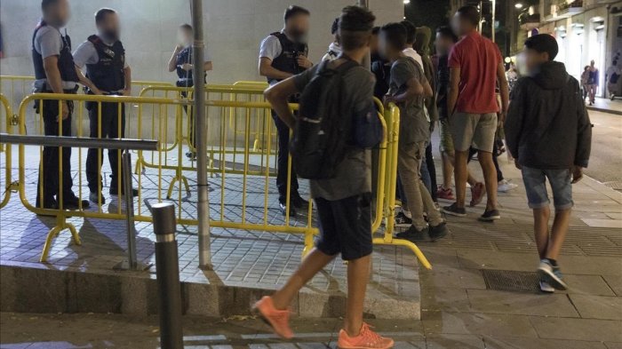 rjulve45195474-barcelona-2018-menores-inmigrantes-sin-papeles-sin-c181105183312-1541439340311.jpg