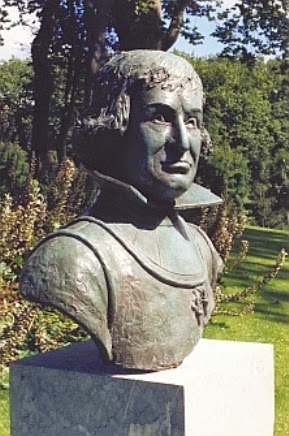 ESCULTURA A CATALINA DE ERAUSO EN SAN SEBASTIÁN