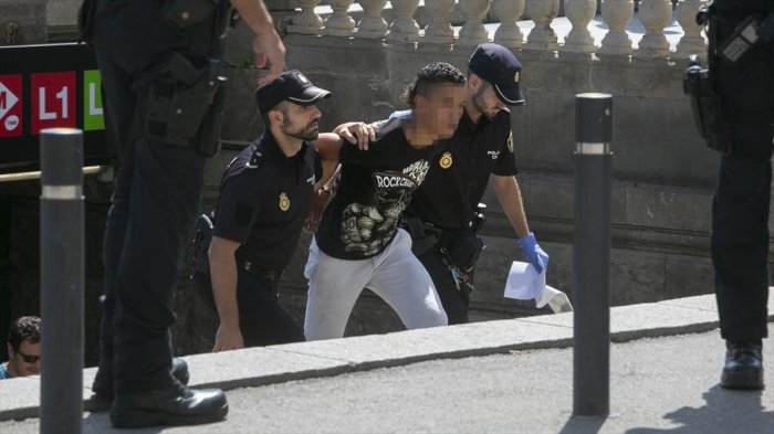 redada-policial-los-carteristas-del-metro-1568018187296.jpg