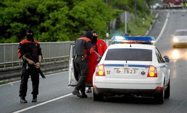 una-manada-roban-y-violan-a-una-chica-en-baracaldo_1_656x398