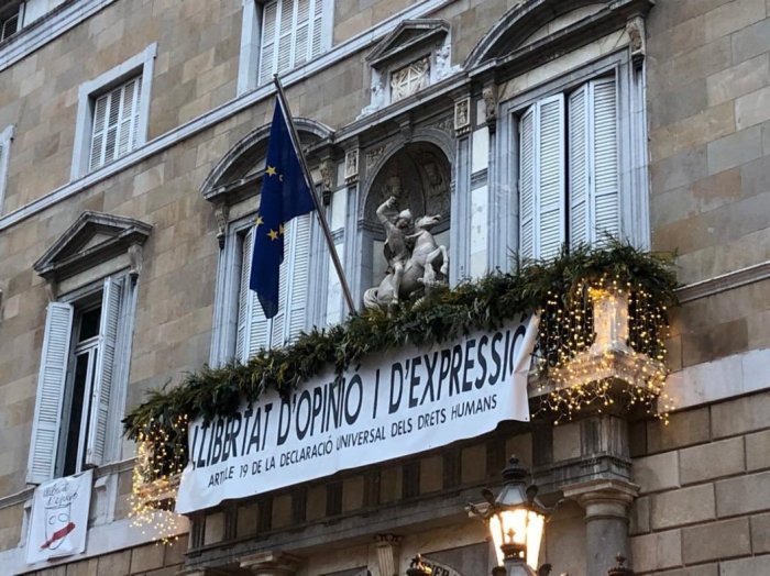 bandera-ondea-balcon-generalitat-1576774233337