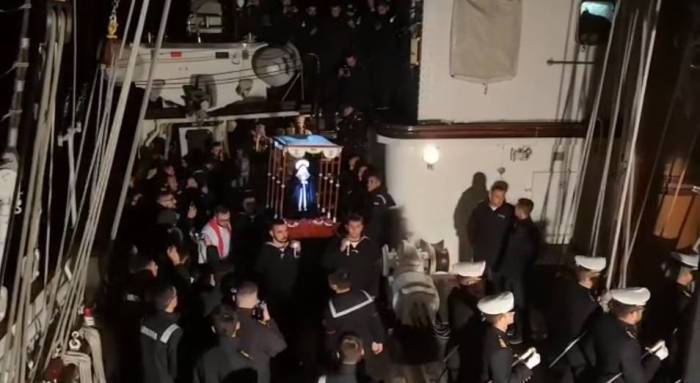 procesion-juan-sebastian-elcano-armada-110420-07