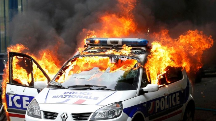 w1240-p16x9-2016-05-18t104430z_601373555_lr1ec5i0ttvgr_rtrmadp_3_france-politics-protests-police