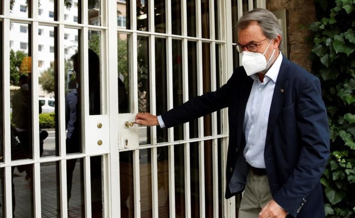 artur-mas-visita-jordi-pujol-domicilio-para-felicitarle-por-cumpleanos-1591710809836